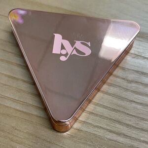 lys Triangular Rose Gold Compact new